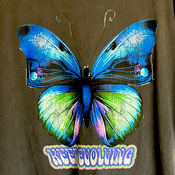 Keep Evolving butterfly 🦋 L/XL dark gray tee shirt - Picture 2 of 3